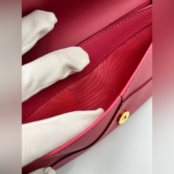 Prada Wallet on Chain - Picture 10 of 14